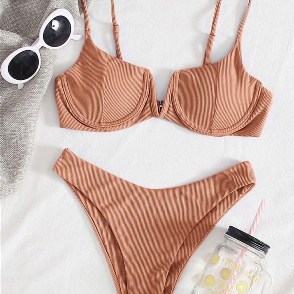 Underwire High Cut Bikini Swimsuit
